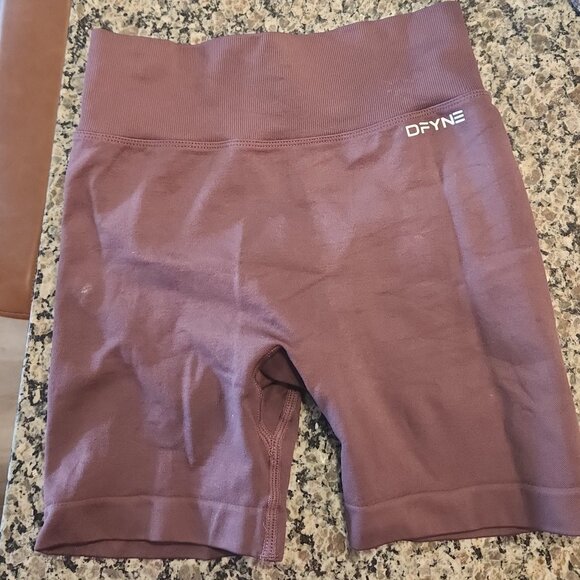 DFYNE scrunch shorts - Picture 1 of 2